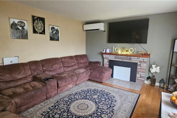 Family room - 118 Spruce Street, Moncton, NB E1C7K3 Photo 4