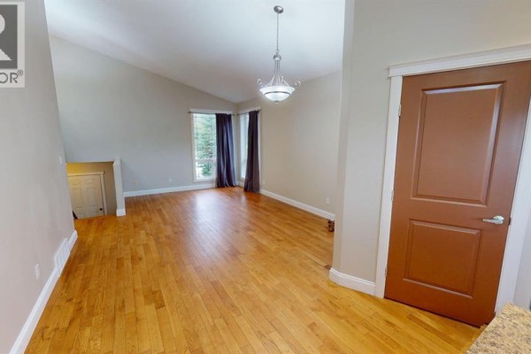 118 Wanyandi Avenue, Hinton, AB T7V1M6 Photo 4