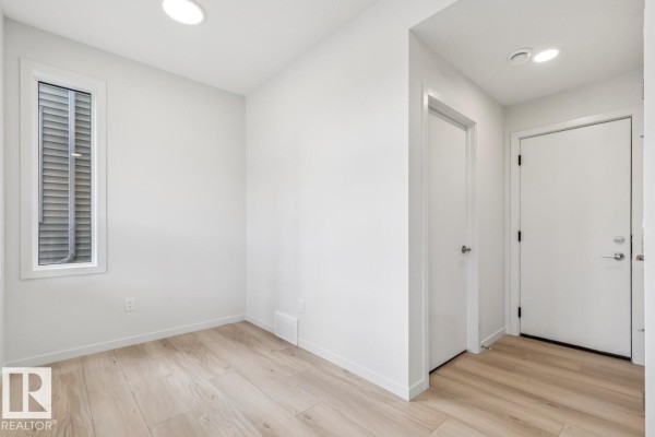 Primary Bedroom - 118 Westwind Dr, Spruce Grove, AB T7X0P8 Photo 4