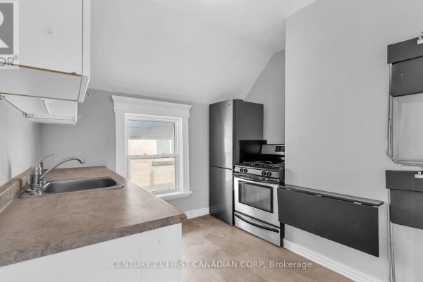 118 Wharncliffe Road S, London South, ON N6J2K3 Photo 2