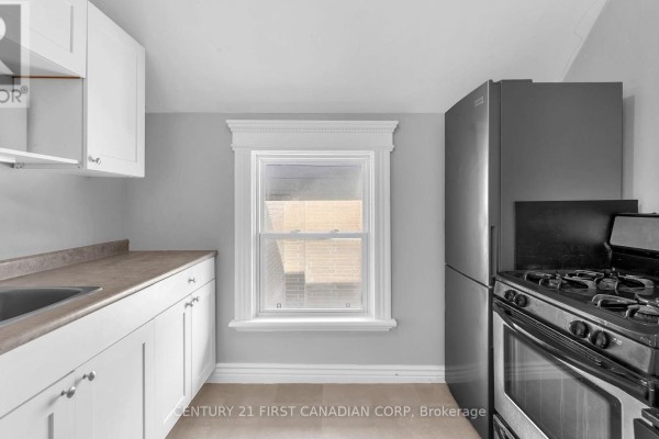 118 Wharncliffe Road S, London South, ON N6J2K3 Photo 3