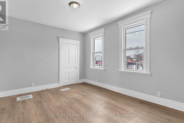 118 Wharncliffe Road S, London South, ON N6J2K3 Photo 5