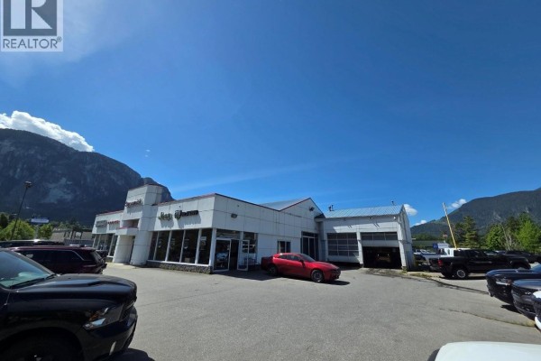 1180 Hunter Place, Squamish, BC, photo 3