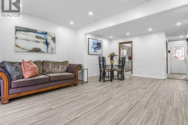 2pc Ensuite bath - 1180 Mississauga Valley Boulevard Unit# 4, Mississauga, ON L5A3M9 Photo 5