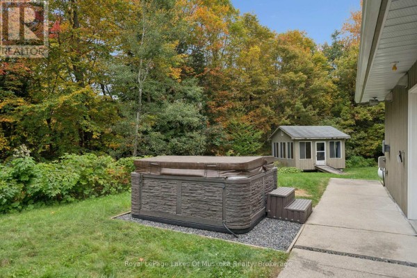 Family room - 1181 Lone Pine Drive, Bracebridge, ON P1L1X4 Photo 5