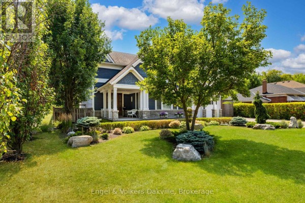 Great room - 1182 Streambank Drive, Mississauga, ON L5H1W8 Photo 3