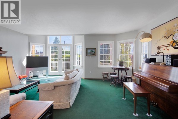 1183 Duchess Avenue, West Vancouver, BC V7T1H1 Photo 3