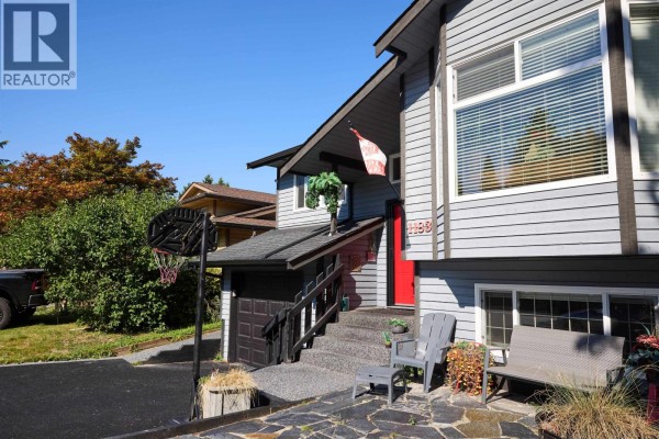 1183 Falcon Drive, Coquitlam, BC V3E2C2 Photo 3