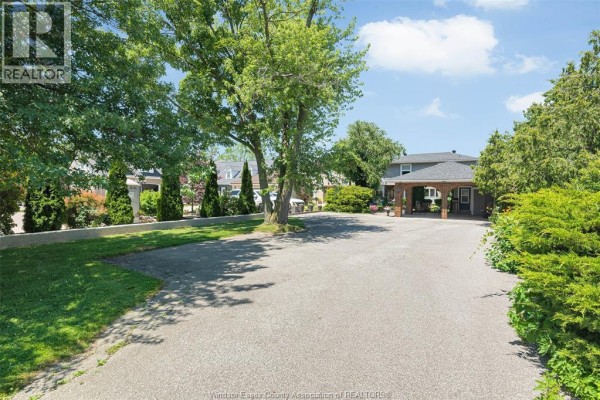 11830 Riverside Drive East, Windsor, ON, photo 3
