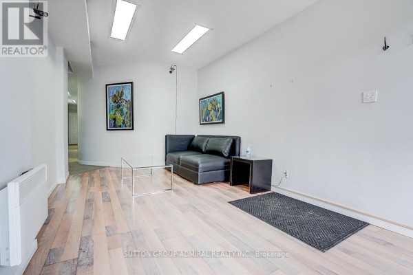 1184 Eglinton Avenue W, Toronto, ON M6C2E3 Photo 4