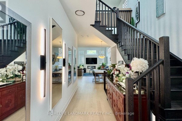 1187 Onyx Trail, Oakville, ON L6H8A6 Photo 4