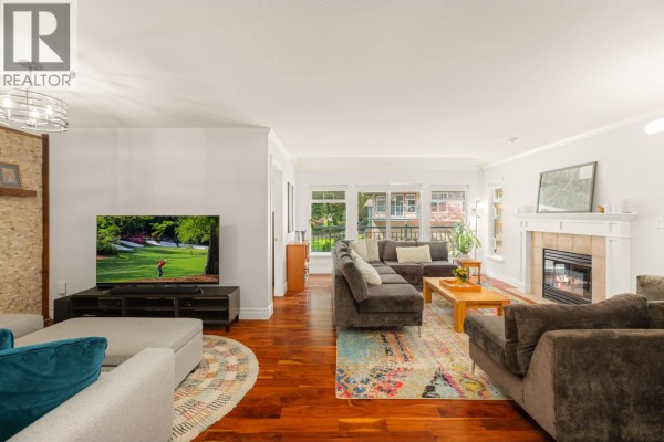 1188 Strathaven Drive, North Vancouver, BC V7H2Z6 Photo 4
