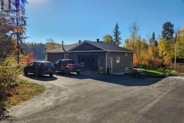 Living room - 1188 Twin Lakes - A Road, Timiskaming, ON P0J1P0 Photo 3
