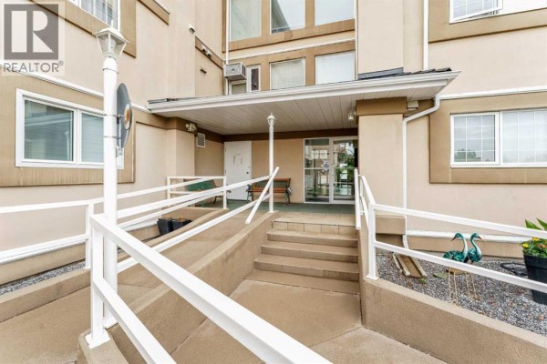 Bedroom - 119, 22 Park Meadows Drive Se, Medicine Hat, AB T1B4E8 Photo 5