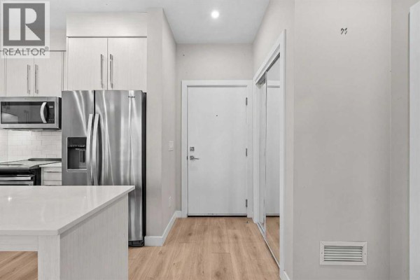 4pc Bathroom - 119, 383 Smith Street Nw, Calgary, AB T3B6J9 Photo 4