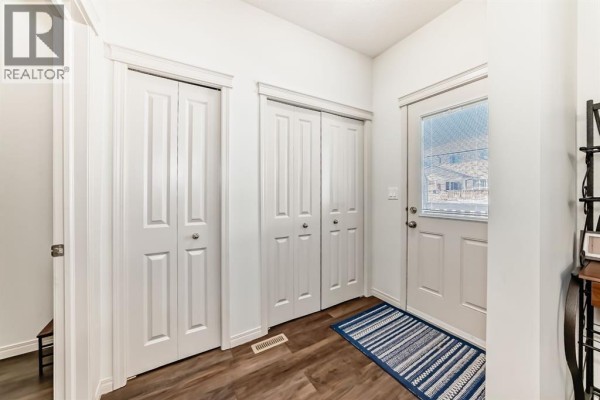Living room - 119, 50 Lucky Place, Sylvan Lake, AB T4S0E3 Photo 3