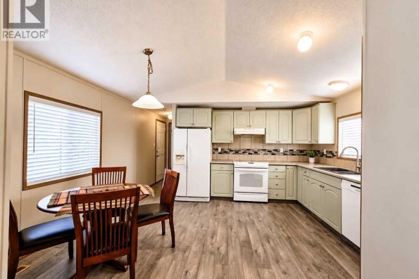 Bedroom - 119, 810 56, Edson, AB T7E1P5 Photo 4