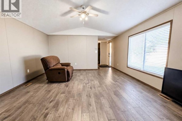 Bedroom - 119, 810 56, Edson, AB T7E1P5 Photo 5