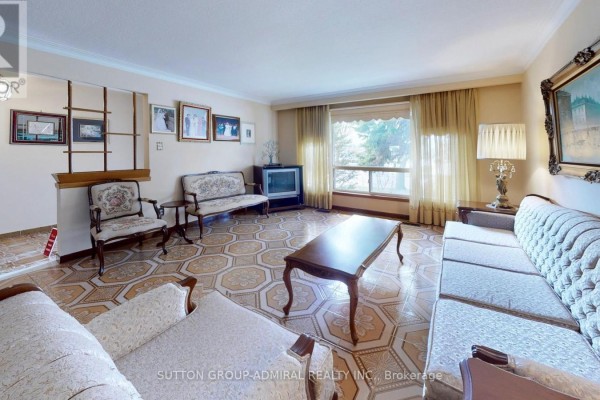 Dining room - 119 Brampton Road, Toronto, ON M9R3K3 Photo 5