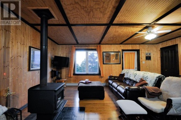 Living room - 119 Cape Shore Highway, Point Verde, NL A0B2Y0 Photo 5