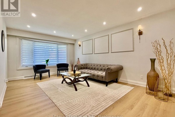 Living room - 119 Dixon Street, Kitchener, ON N2G3E8 Photo 4