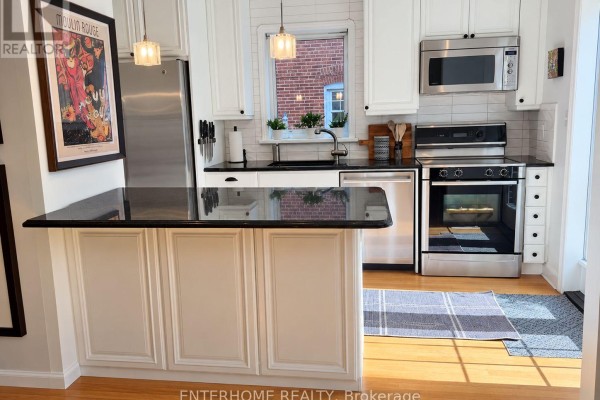 119 Glenvale Boulevard, Toronto, ON M4G2W1 Photo 5