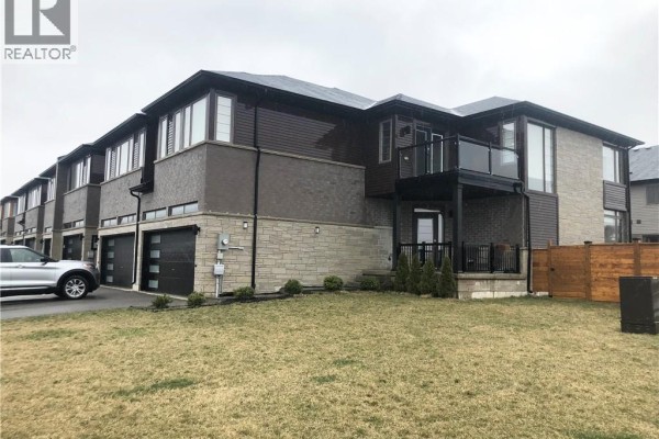 119 Greenwich Avenue, Stoney Creek, ON, photo 2