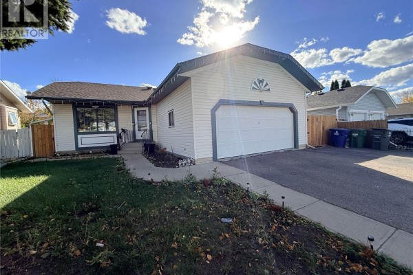 Bedroom - 119 Hall Crescent, Saskatoon, SK S7L7G7 Photo 3