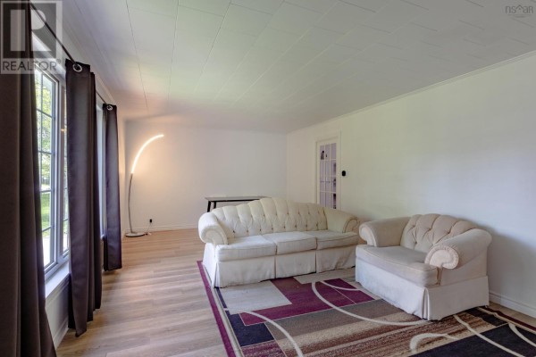 Living room - 119 Harriet Street, Shelburne, NS B0T1W0 Photo 2
