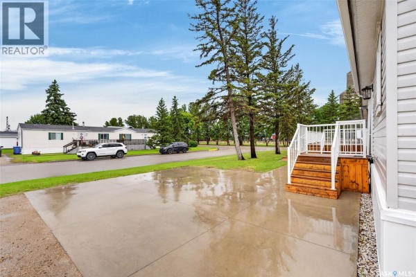 Foyer - 119 Railway Avenue, Kinistino, SK S0J1H0 Photo 4