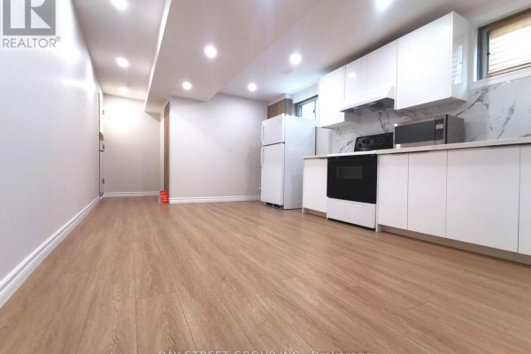 119 Shawnee Circle, Toronto, ON M2H2X9 Photo 4