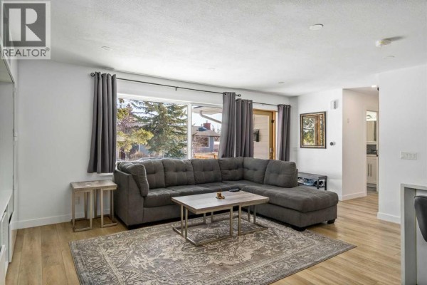 Living room - 119 Silvercreek Close Nw, Calgary, AB T3B4G2 Photo 5