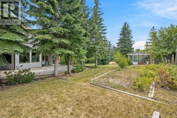 Kitchen - 119 Strathbury Bay Sw, Calgary, AB T3H1N3 Photo 2