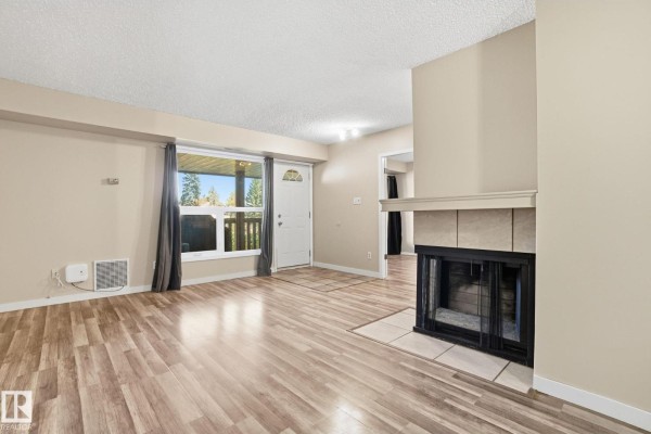 Bedroom 2 - 119 Surrey Gardens Gd Nw, Edmonton, AB T5T1Z3 Photo 5
