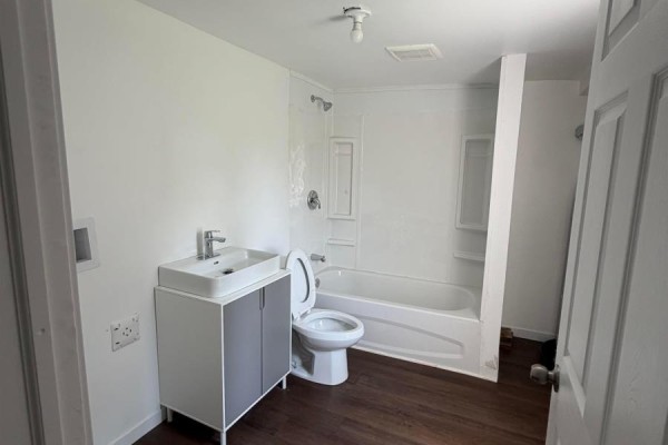 3pc Bathroom - 119 Victoria Road, Sydney, NS B1P2V5 Photo 5