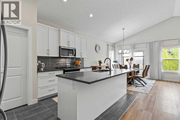 Kitchen - 119 Walgrove Green Se, Calgary, AB T2X2H9 Photo 4