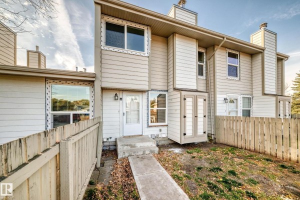 Primary Bedroom - 1190 Knottwood Rd E Nw, Edmonton, AB T6K3M3 Photo 4
