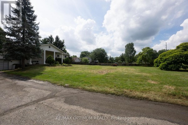 Primary Bedroom - 11900 5 Side Road, Halton Hills, ON L7G4S6 Photo 5