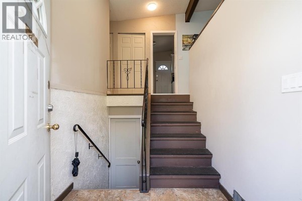 11900 Burnett Street, Maple Ridge, BC V2X6P5 Photo 2