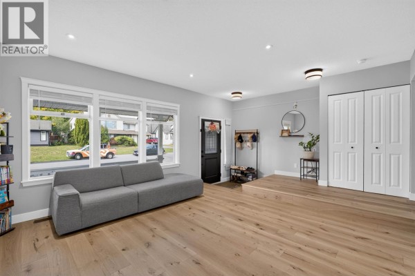 11908 Meadowlark Drive, Maple Ridge, BC V2X9L7 Photo 4