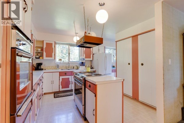 Eating area - 11915 Giscome Road, Prince George, BC V2N6V6 Photo 2