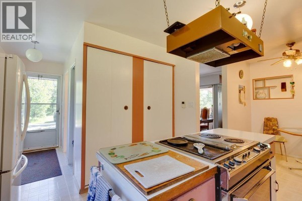 Foyer - 11915 Giscome Road, Prince George, BC V2N6V6 Photo 5