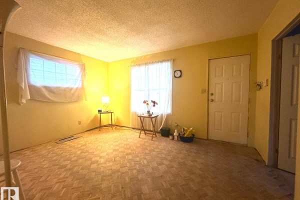 11925 77 St Nw, Edmonton, AB, photo 2