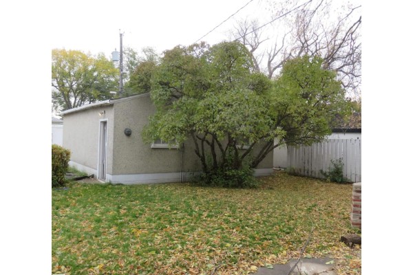 Family room - 11929 52 St Nw, Edmonton, AB T5W3J5 Photo 4