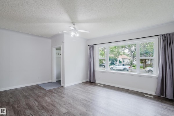 11934 87 St Nw, Edmonton, AB, photo 2