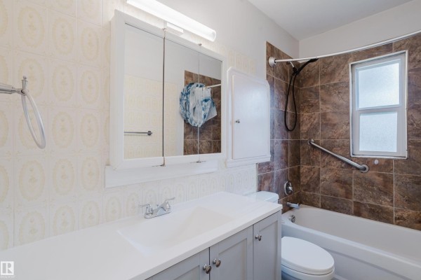 Bedroom 3 - 11934 87 St Nw, Edmonton, AB T5B3N2 Photo 5