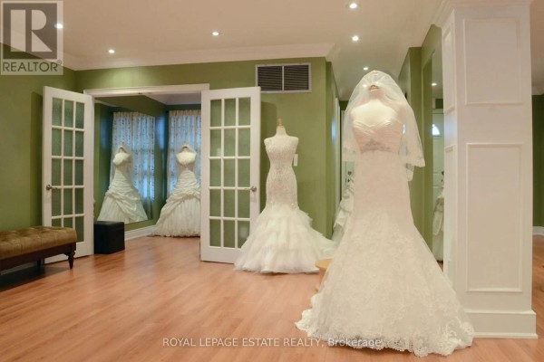 1194 St Clair Avenue W, Toronto, ON, photo 2