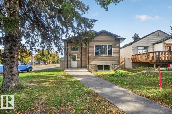 Kitchen - 11947 67 St Nw, Edmonton, AB T5B1M2 Photo 3
