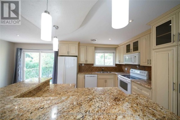1195 Holton Heights Drive, Oakville, ON L6H2E6 Photo 5