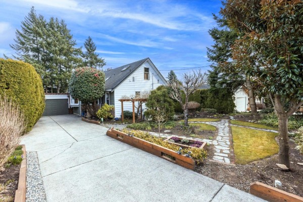 1196 Habgood Street, White Rock, BC V4B4W9 Photo 4